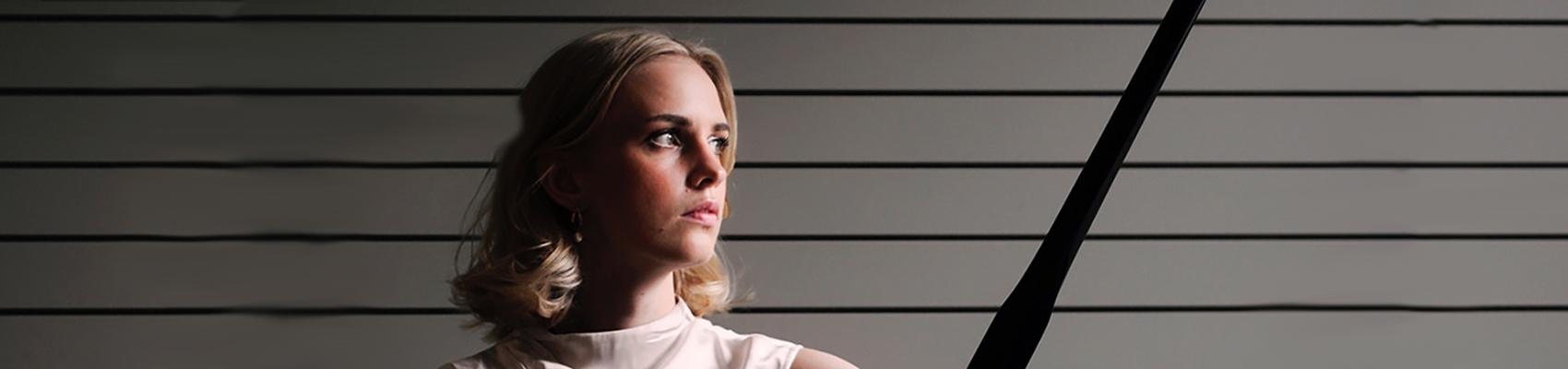 Julia Isaksson, piano solo, med musik av Maurice Ravel m. fl.
Onsdag 29 oktober 2025 kl. 19.00 Stenhammarkyrkan, Brynåsavägen 7, Lidköping
